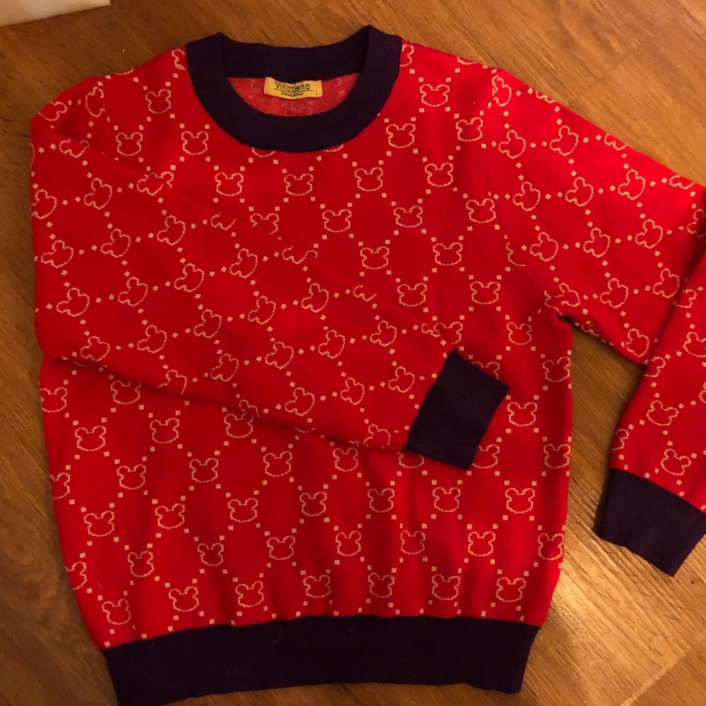 Vinizbena red sweater mickey mouse print in large